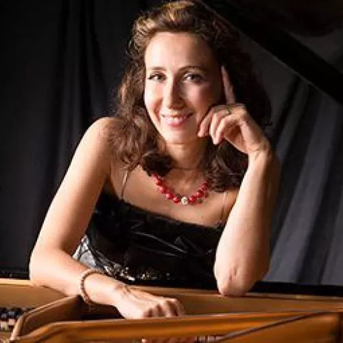 Dr. Karolina Syrovatkova